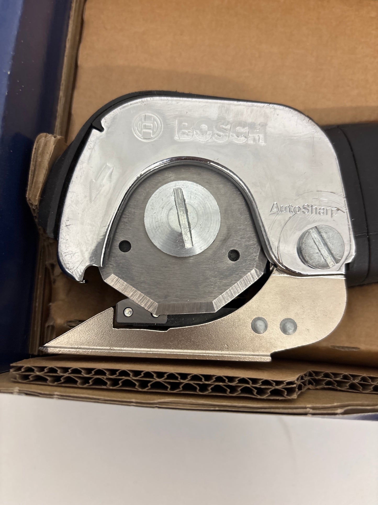 Bosh cordless universal shear