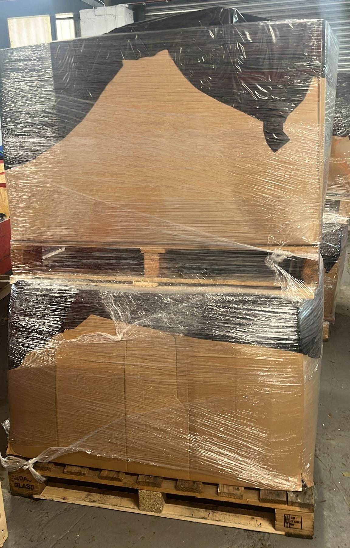 1 Full Pallet of Unmanifested customer returns